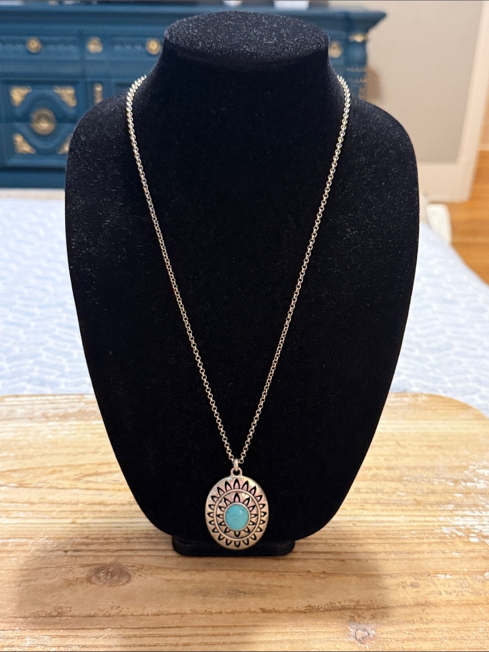 Vintage Lucky Brand Silver Tone Turquoise Blue Large Oval Pendant Necklace